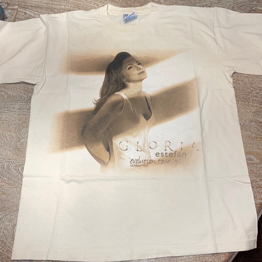 Vintage Gloria Estefan 1996 Evolution Tour T-Shirt - Picture 2 of 3